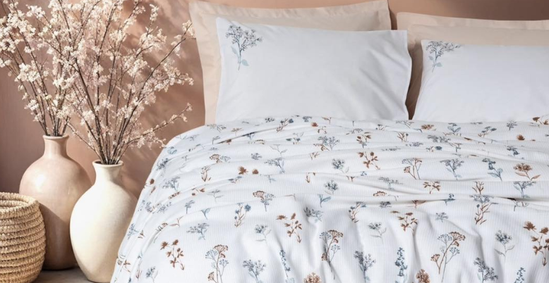 A DUVET COVER SET